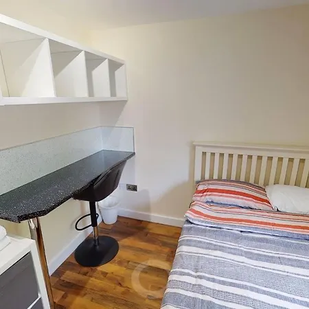 Lovely Two Bed Flat With Free Parking Nottingham Exterior photo
