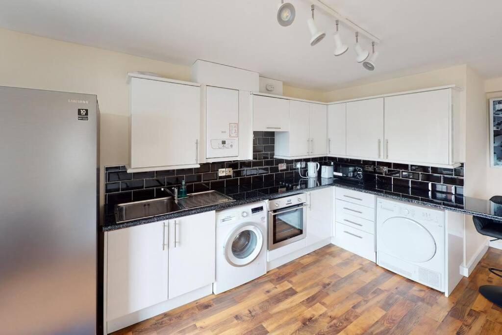 Апартаменты Lovely Two Bed Flat With Free Parking Ноттингем