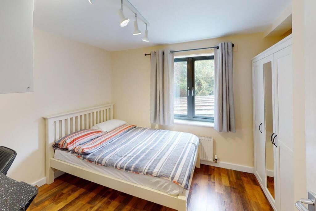 Lovely Two Bed Flat With Free Parking * Ноттингем